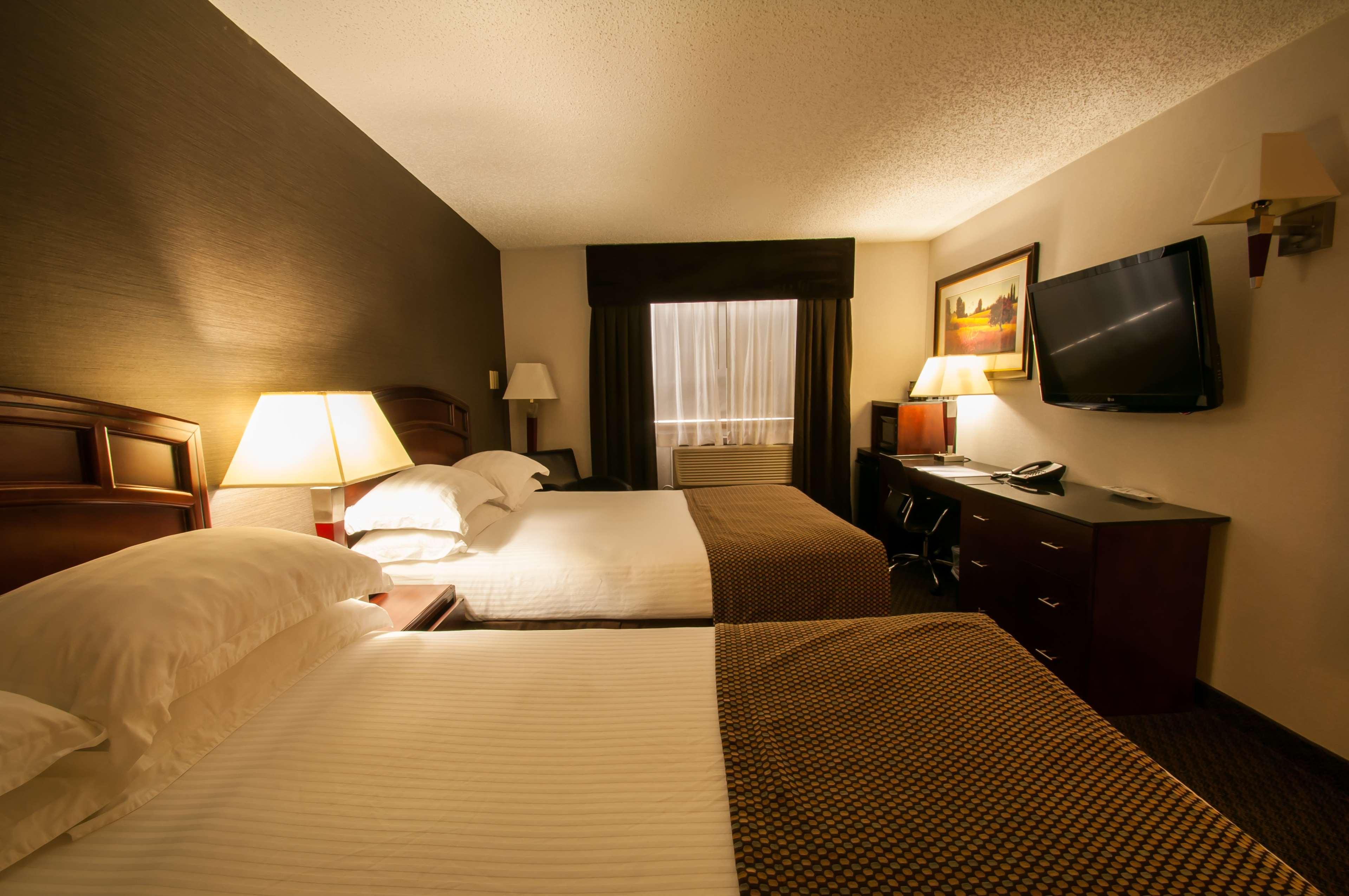 Best Western Airport Inn Calgary Bagian luar foto