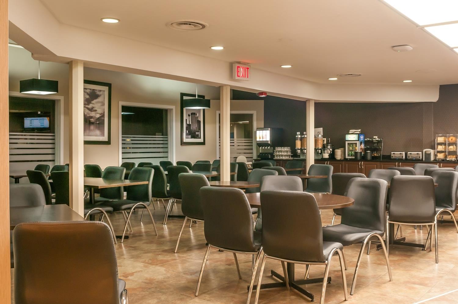 Best Western Airport Inn Calgary Bagian luar foto