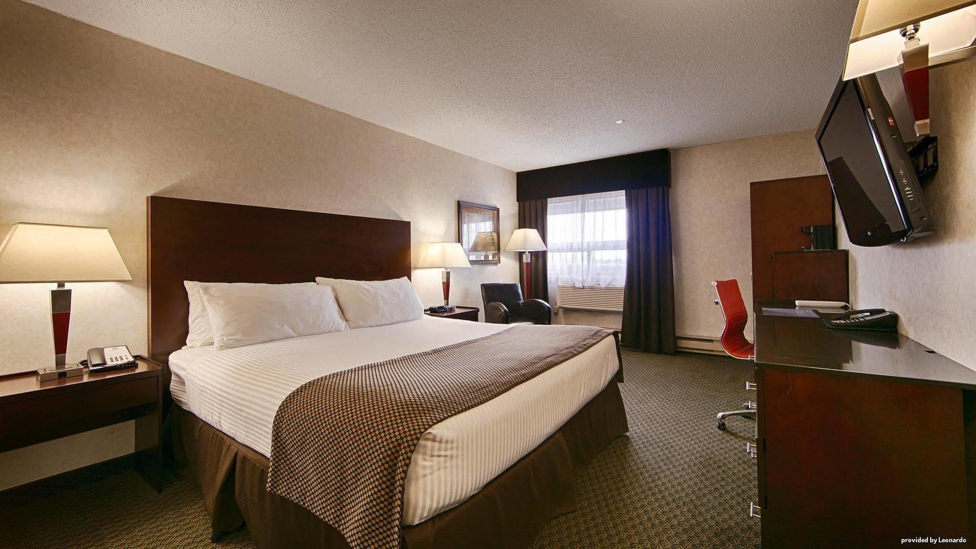 Best Western Airport Inn Calgary Bagian luar foto